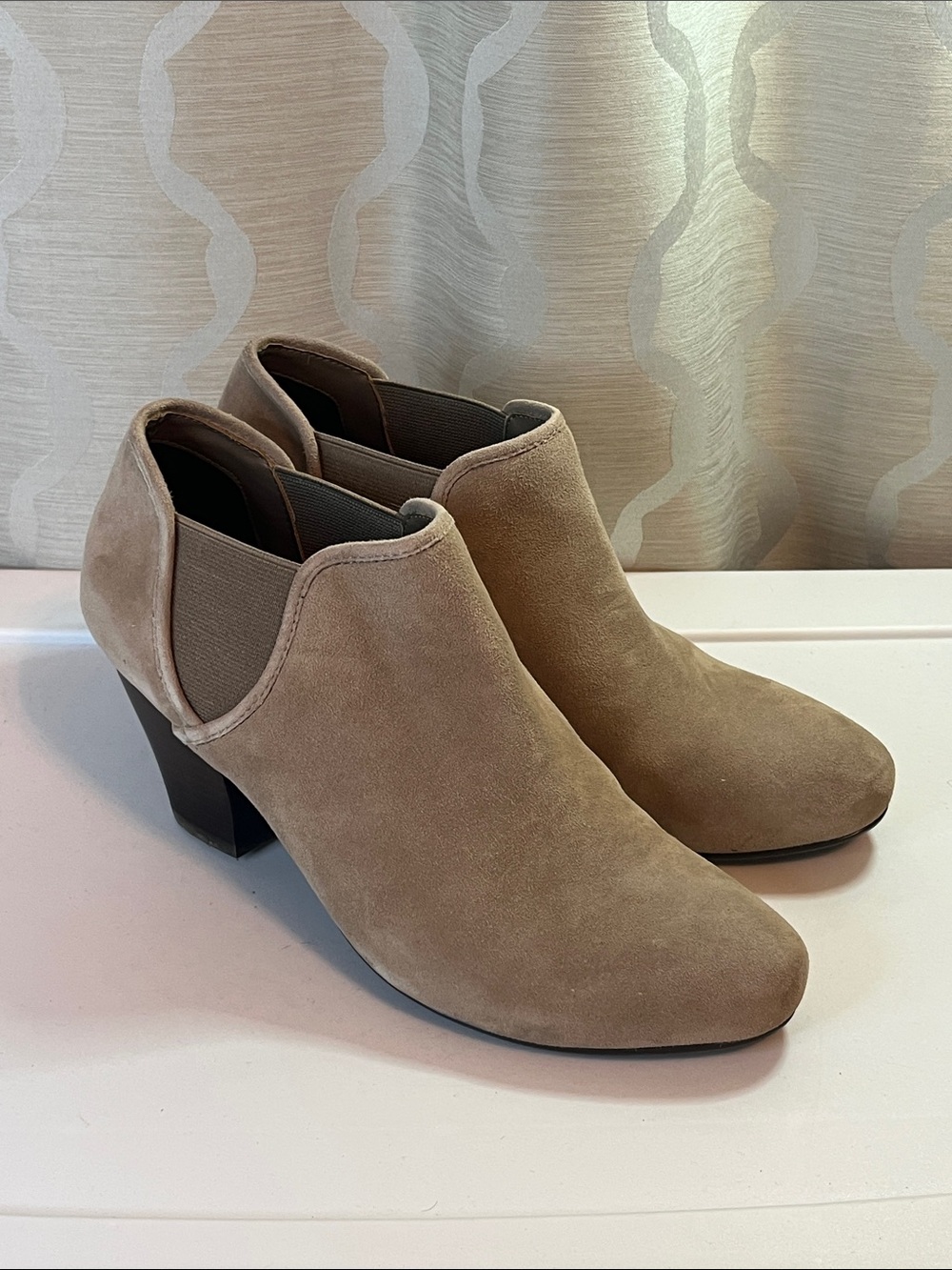 Vaneli Light Taupe Beige Suede Leather‎ Ankle Booties Size 8.5